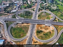 Video: Nitin Gadkari Introduces "Marvel Of Engineering" Dwarka Expressway Video: Nitin Gadkari Introduces "Marvel Of Engineering" Dwarka Expressway