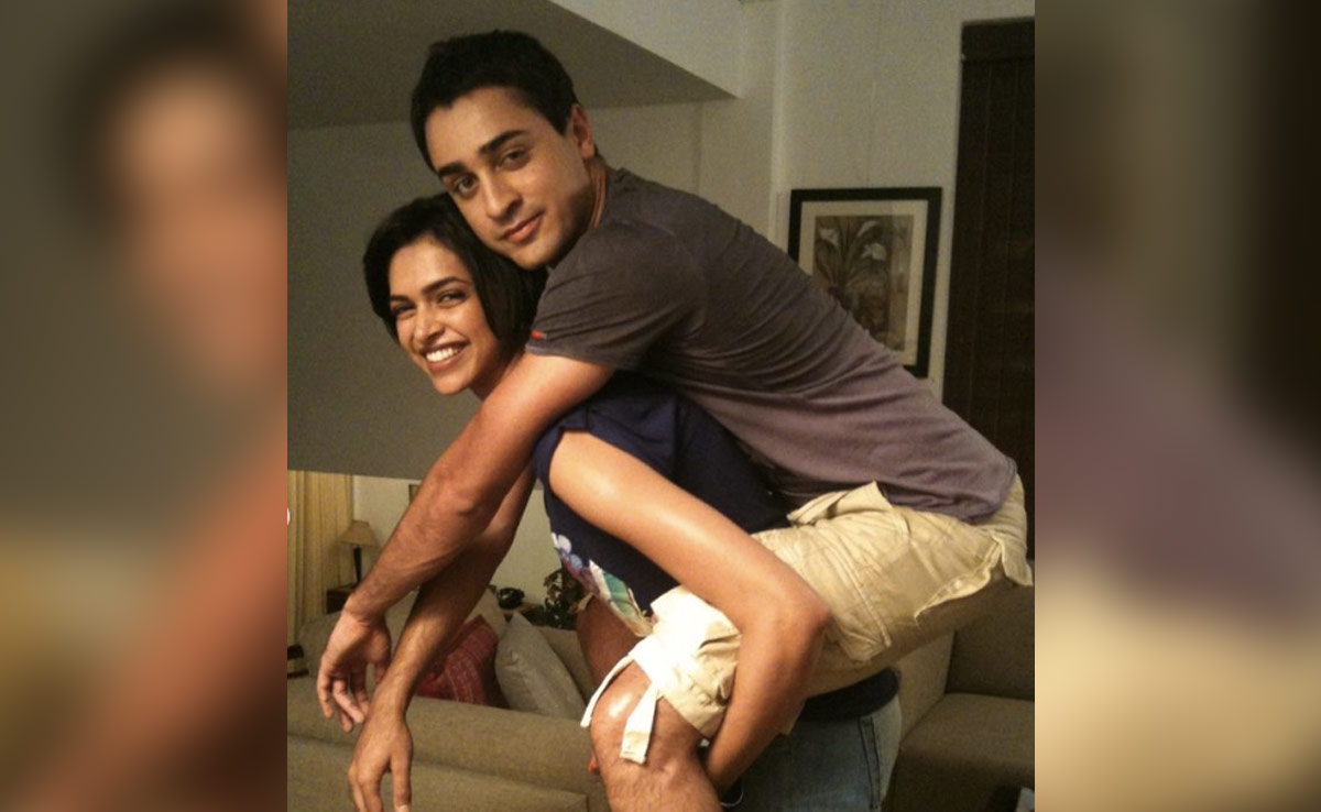 Imran Khan Shares BTS Pics From This 2010 Film. Actress Deepika Padukone Reacts