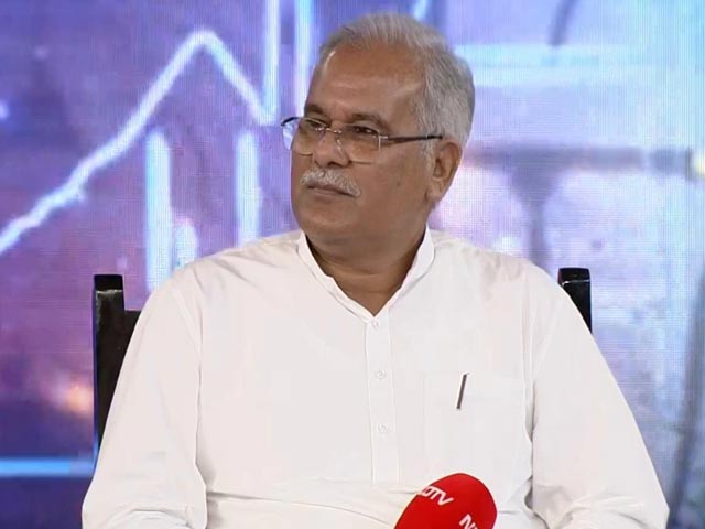 छत्तीसगढ़ सीएम भूपेश बघेल ने एनडीटीवी एंकर की फरमाइश पर सुनाया भजन