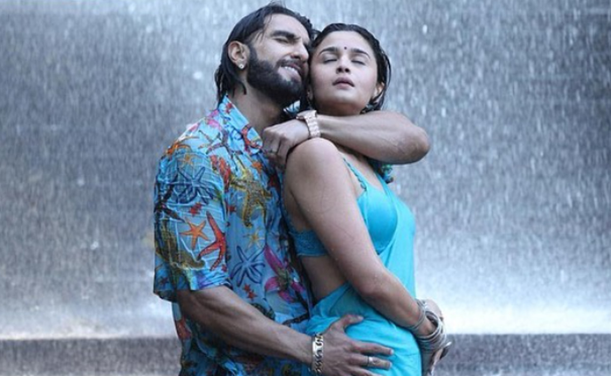 <i>Rocky Aur Rani Kii Prem Kahaani</i> Box Office Collection Day 8: KJo's Film Is "Super-Steady"