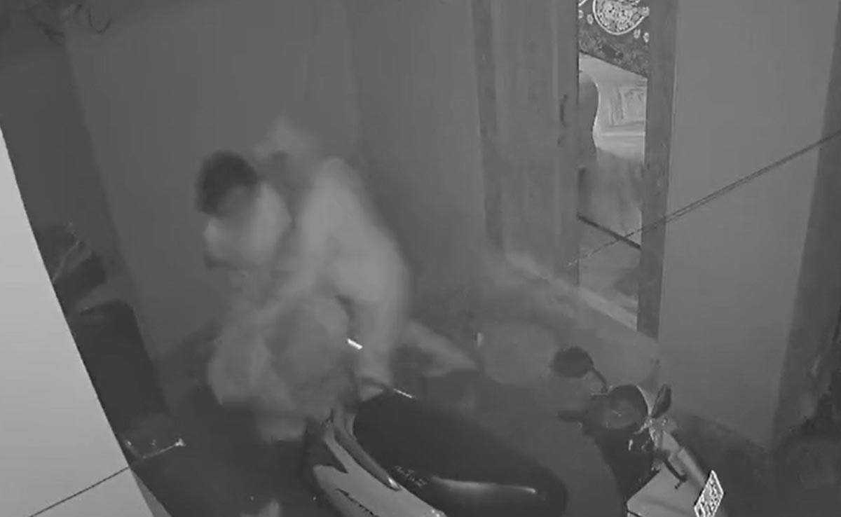 Telangana Woman Spots Thief Lurking In A Dark Corner. Then This Happens