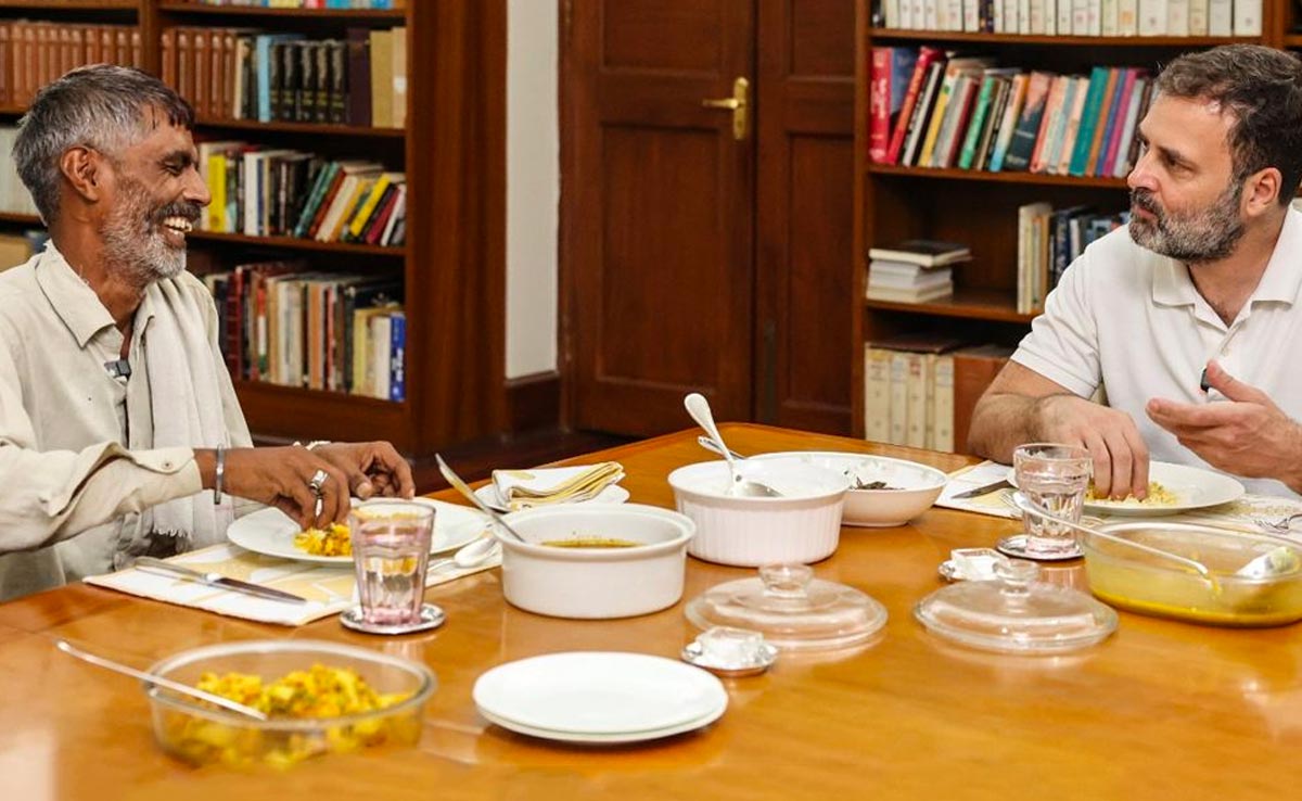 राहुल गांधी ने सब्‍जी विक्रेता के साथ खाया खाना, वायरल हुआ था भावुक कर देने वाला वीडियो