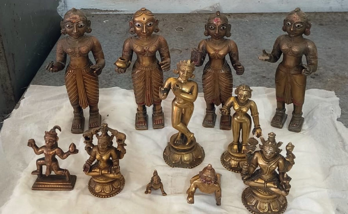 रीवा : मंदिर से बेशकीमती अष्टधातु की मूर्तियां चोरी करने वाले गिरोह का पर्दाफाश, 2 गिरफ्तार