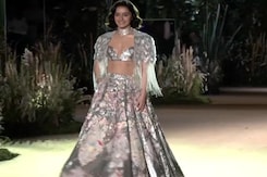 Couture फैशन वीक 2023 में दिखा फेस्टिव सीजन का रंग Couture फैशन वीक 2023 में दिखा फेस्टिव सीजन का रंग