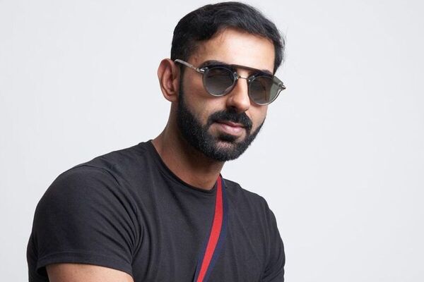 Enhance Your Morning Routine: Optimal Breakfast Timing According to Yash Vardhan Swami