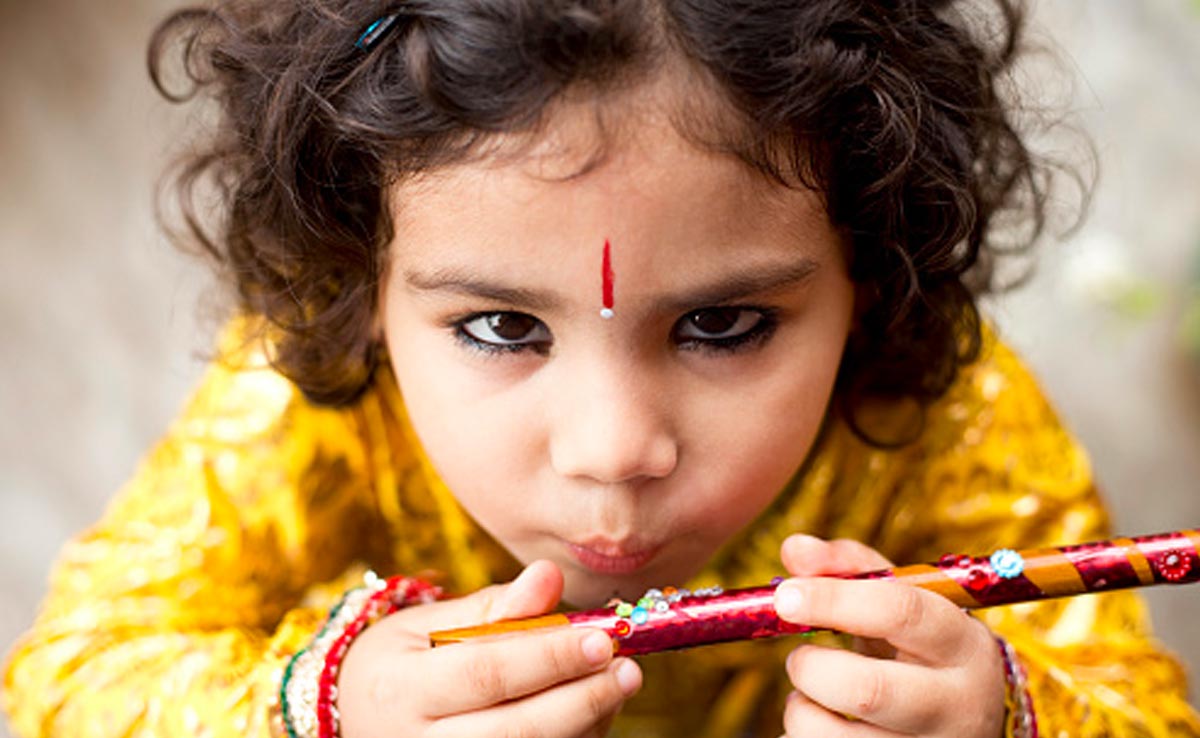 Baby Boy Names: अपने नन्हे-मुन्ने को दीजिए श्रीकृष्ण के ये 6 नाम, इन नामों में छुपा है खूबसूरत अर्थ