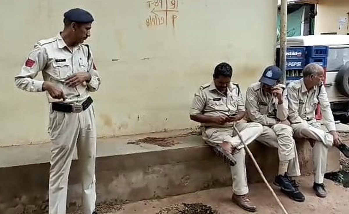राजगढ : राजगढ़ जिला चिकित्सालय पूर्व स्टोर कीपर के घर पड़ा लोकायुक्त का छापा, आय से अधिक संपत्ति का मामला&nbsp;