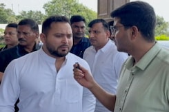 INDIA गठबंधन की बैठक से पहले तेजस्वी यादव ने कहा- कई एजेंडों पर हमारी बात होगी INDIA गठबंधन की बैठक से पहले तेजस्वी यादव ने कहा- कई एजेंडों पर हमारी बात होगी