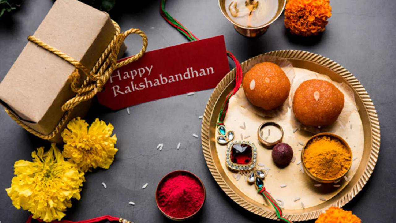 Bhopal में रक्षाबंधन को लेकर लोगों में उत्साह, बाजारों में उमड़ी भीड़।