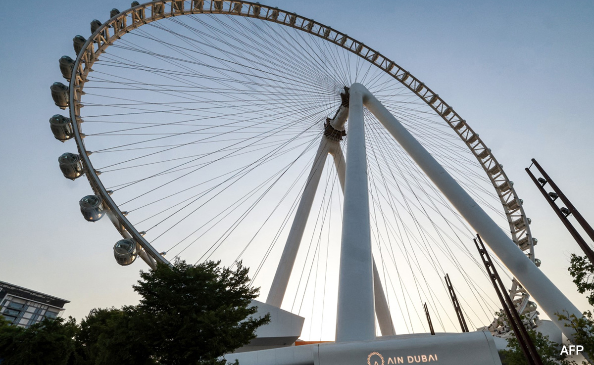 World's Largest Ferris Wheel Mysteriously Stops Turning In Dubai