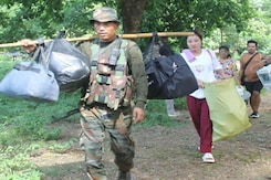 400 Who Fled Manipur Return From Myanmar, Chief Minister Thanks Army 400 Who Fled Manipur Return From Myanmar, Chief Minister Thanks Army