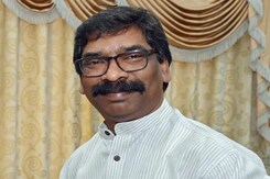 झारखंड के CM हेमंत सोरेन मनी लॉन्ड्रिंग मामले में तलब, ED ने 14 अगस्त को पूछताछ के लिए बुलाया झारखंड के CM हेमंत सोरेन मनी लॉन्ड्रिंग मामले में तलब, ED ने 14 अगस्त को पूछताछ के लिए बुलाया