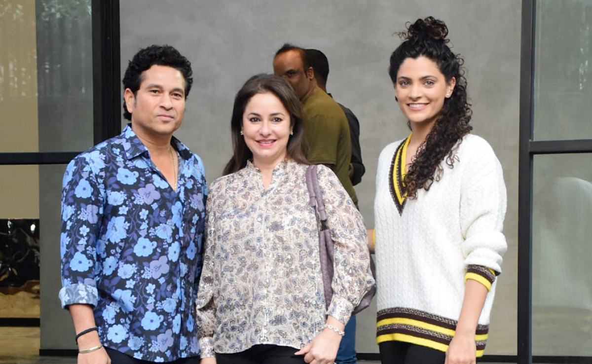 Sachin Tendulkar And Wife Anjali Posed With Saiyami Kher At Special Screening Of <i>Ghoomer</i>