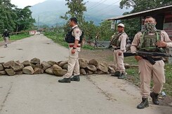 Tribal Group Again Blocks National Highway In Manipur After 3-Day Ultimatum Tribal Group Again Blocks National Highway In Manipur After 3-Day Ultimatum