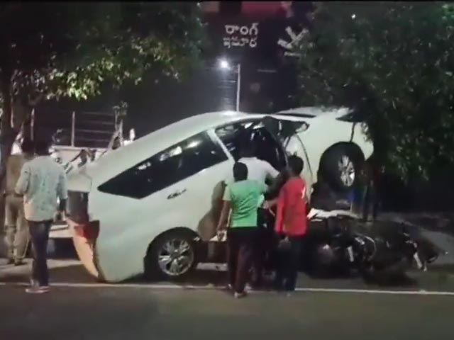 Video: Speeding Innova Hits 8 Two-Wheelers, Crashes Into Tree In Andhra