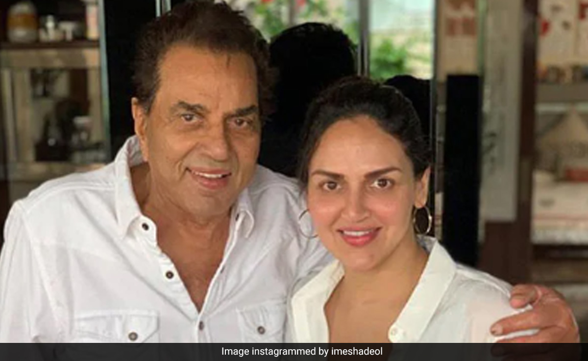Esha Deol On Dharmendra's <i>Rocky Aur Rani</i> Kiss: "He's The Coolest"