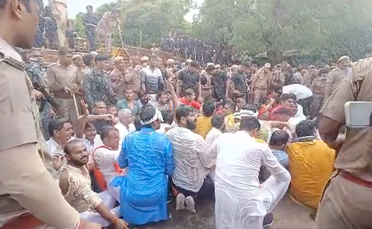BJP Workers Try To Surround Rajasthan Secretariat, Cops Use Water Cannons