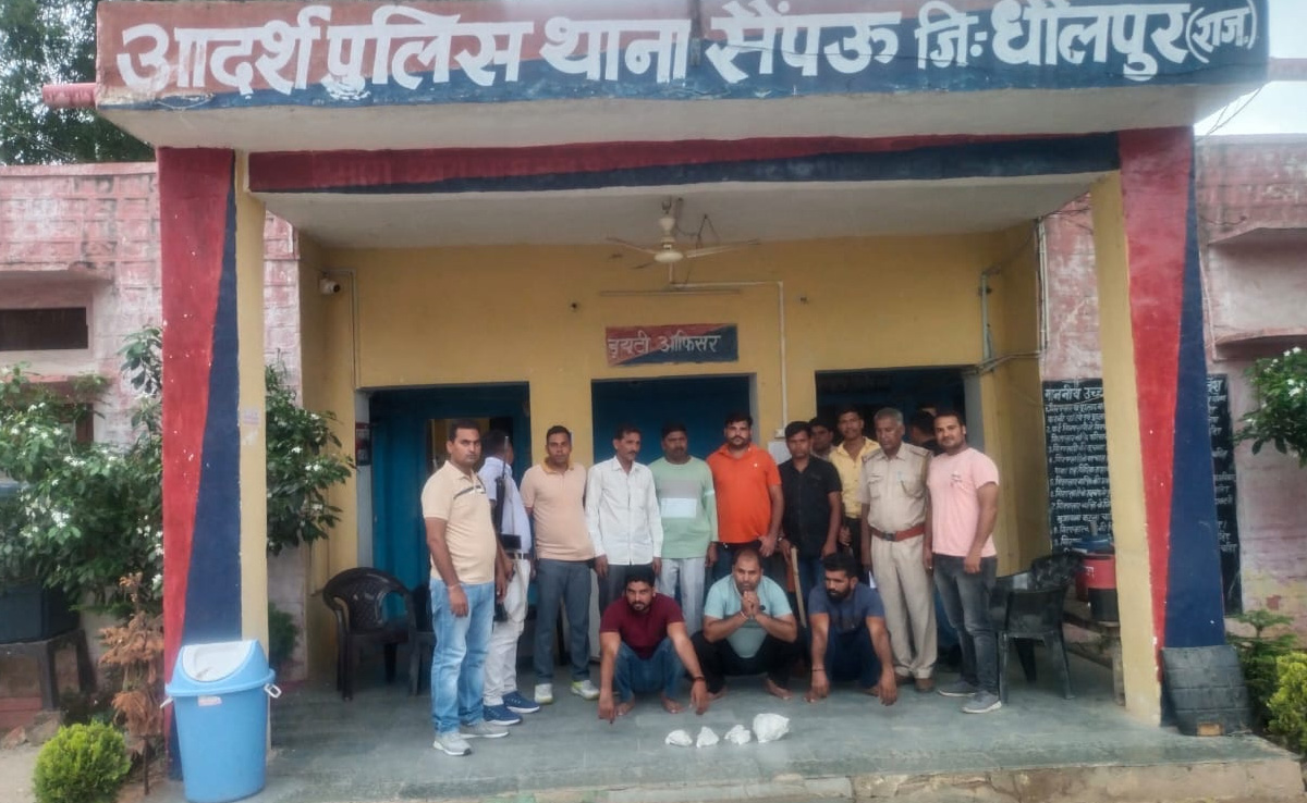 अवैध हथियार तस्करों के खिलाफ पुलिस की कार्रवाई, 3 गिरफ्तार; स्कार्पियो और देसी कट्टा बरामद