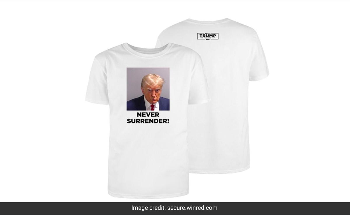 "Never Surrender": Donald Trump Campaign Starts Selling T-Shirts With US Ex-President's Mug Shot