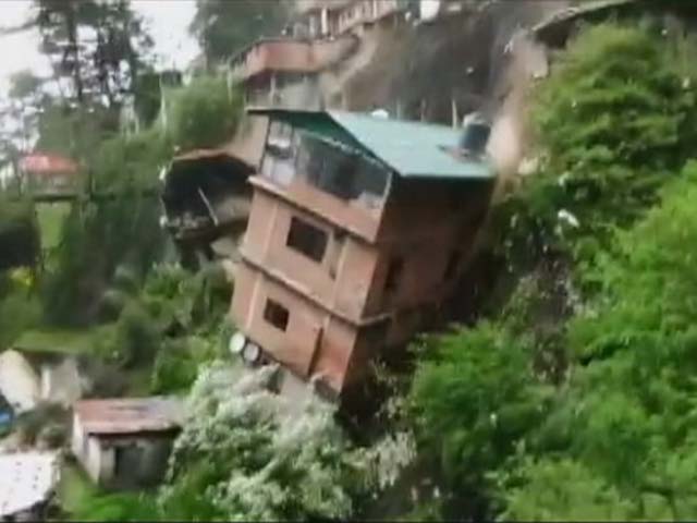 Himachal Pradesh: हिमाचल में कुदरत का कहर, 3 दिनों में 71 लोगों की मौत