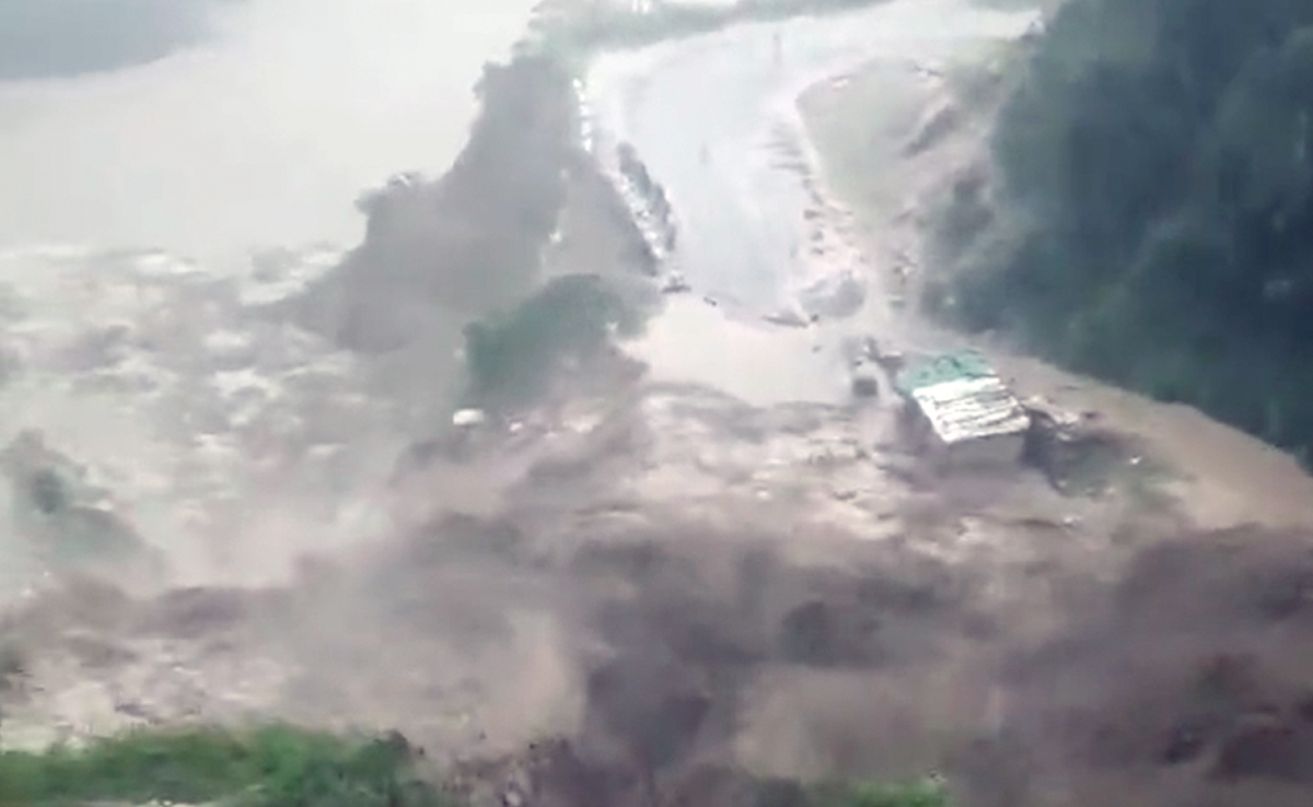 50 Dead In Himachal Landslides, Cloudburst, 7 Swept Away By Flash Floods