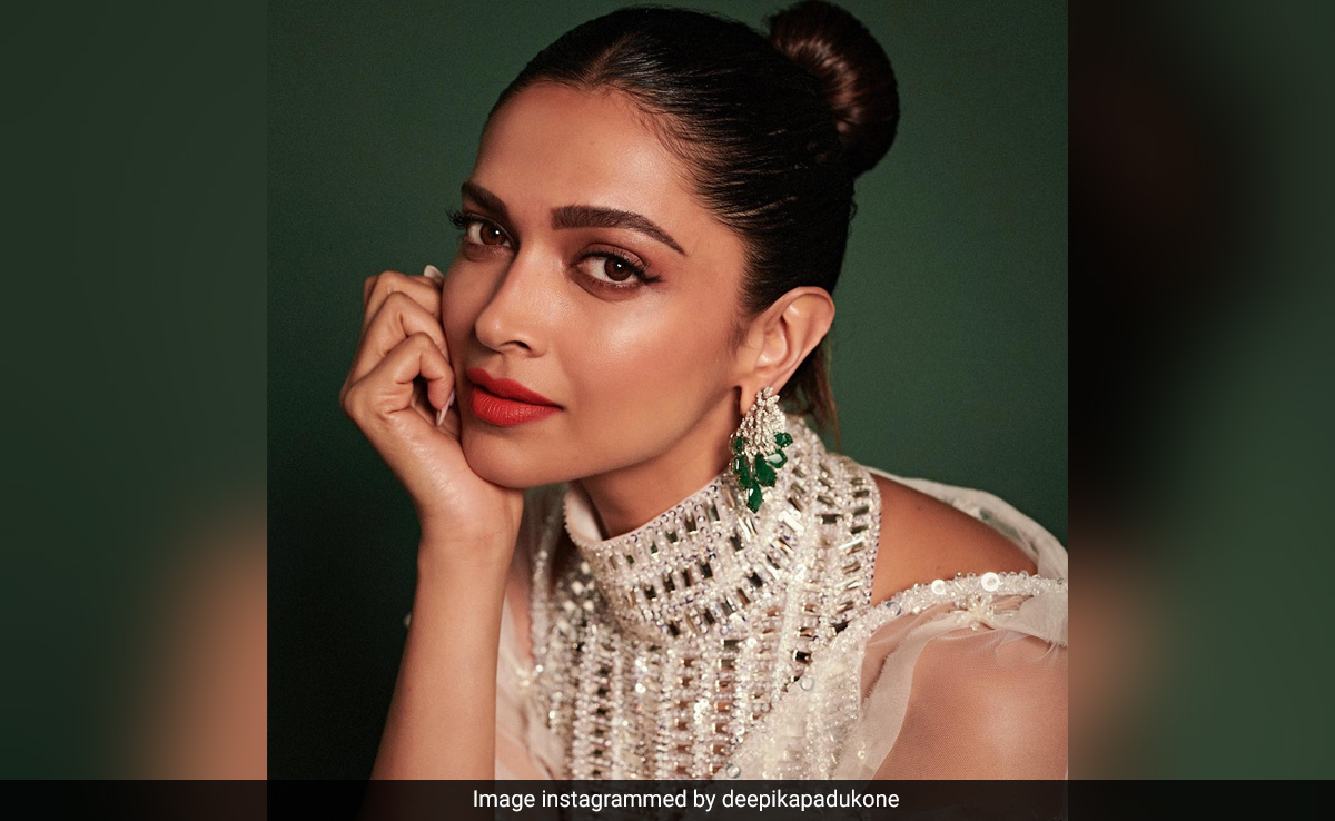 Viral: Deepika Padukone Yells At Paparazzi Taking Pics Of Her At An Event