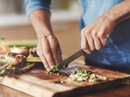 5 Kitchen Ingredients: मामूली कट और जलन के लिए अपना लें ये 5 घरेलू नुस्खे, दवाई से भी जल्दी मिलेगा ... 5 Kitchen Ingredients: मामूली कट और जलन के लिए अपना लें ये 5 घरेलू नुस्खे, दवाई से भी जल्दी मिलेगा ...
