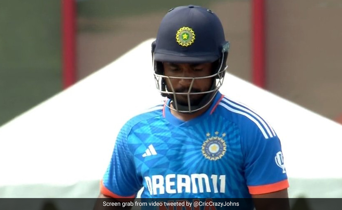 Sanju Samson: 'कितने भी मौके...', संजू सैमसन पर भड़का फैंस का गुस्सा, सोशल मीडिया पर आई मीम्स की बाढ़