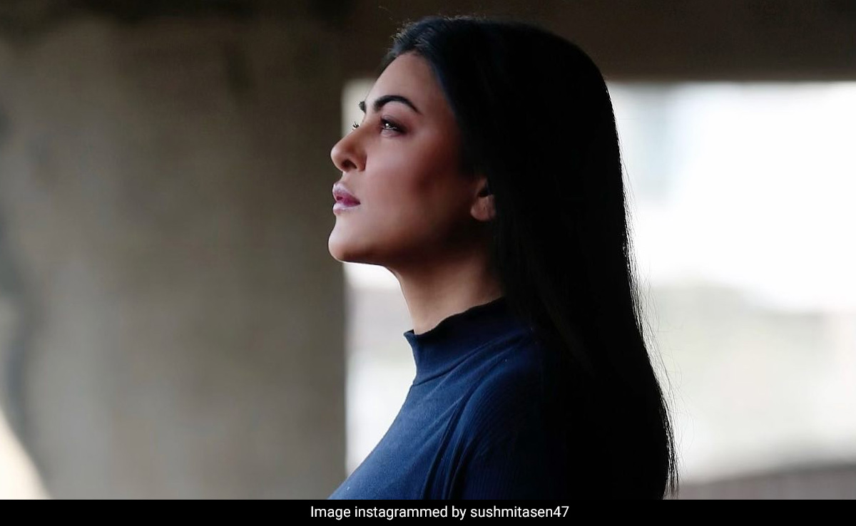 Sushmita Sen Gets Honorary Doctorate From A University In West Bengal