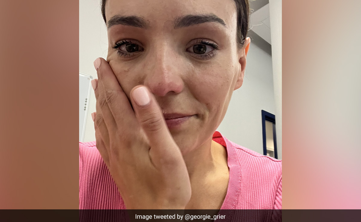 Actor Breaks Down As Only One Person Attends Show, Sells Out Day Later