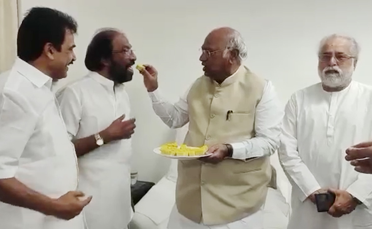 On Rahul Gandhi's Return To Parliament, A Team INDIA Celebration