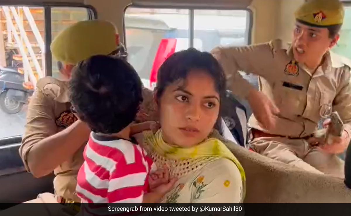"Want To Stay With Husband": Bangladeshi Woman Lands In Noida With Child