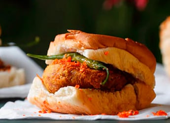 Make Street-Style Vada Pav At Home: Keep These 5 Simple Tips In Mind