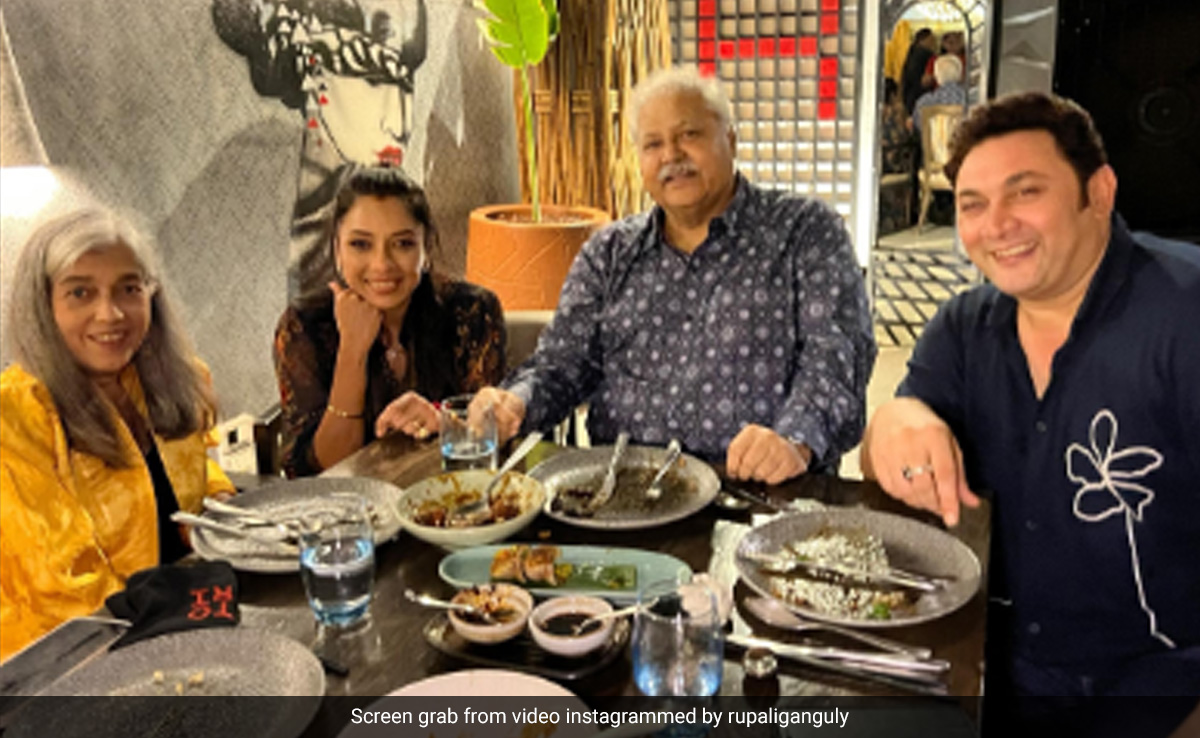 Inside The <i>Sarabhai vs Sarabhai</i> Reunion. We're Not Crying, You're Crying