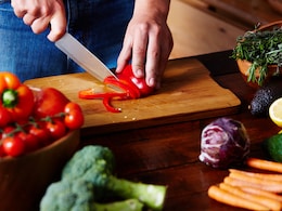 Watch: This Viral Hack Shows How To Cut Bell Peppers Neatly Without A Mess Watch: This Viral Hack Shows How To Cut Bell Peppers Neatly Without A Mess