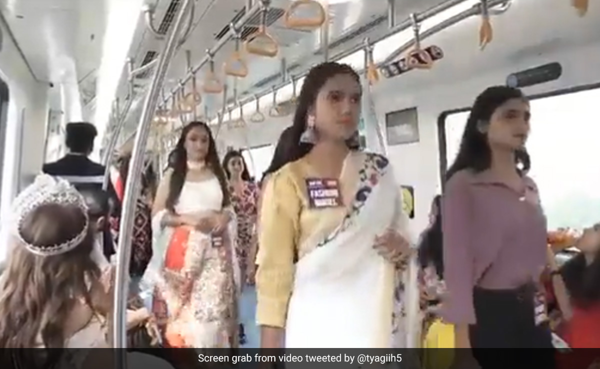 लड़ाई-झगड़ा नहीं इस बार मेट्रो में देखने को मिला फैशन शो, यात्रियों ने मॉडल्स के लिए खूब बजाईं तालियां, Video वायरल