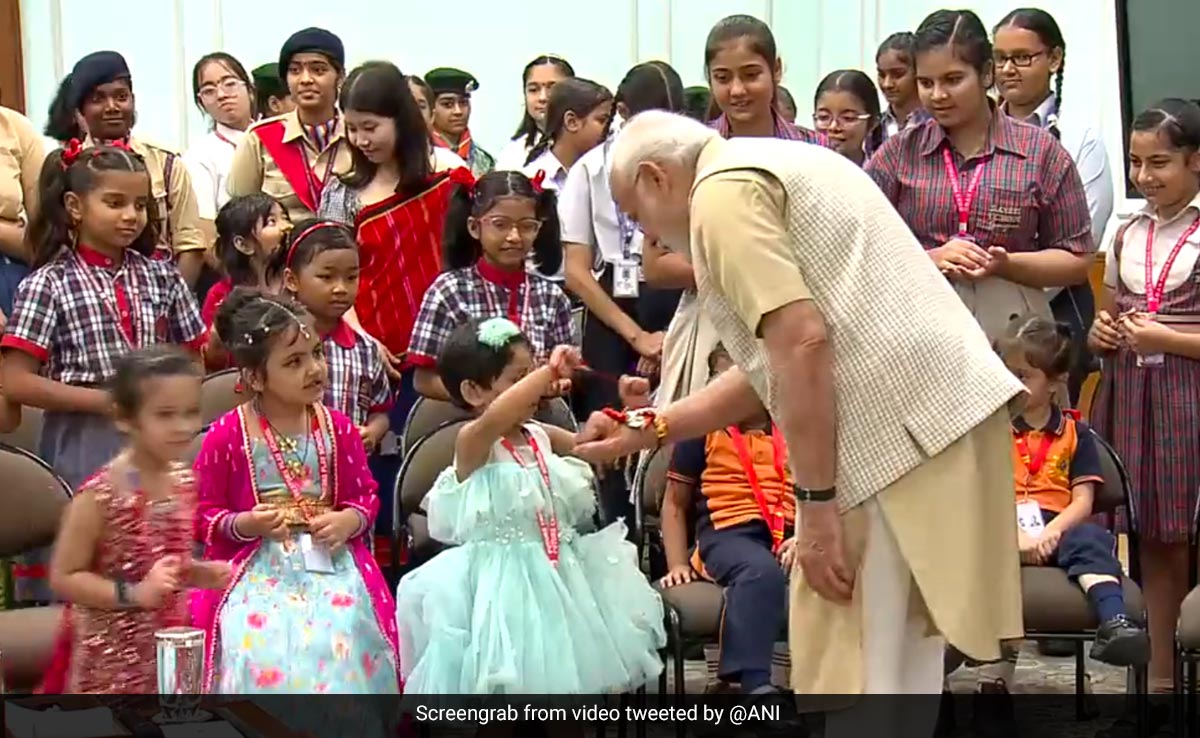 Delhi Schoolgirls Tie Rakhi To PM Modi As He Celebrates Raksha Bandhan With Them