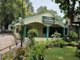 रायपुर: सरकारी जमीन पर काट डाले 1700 पेड़, अनजान बन रहे वन विभाग ने अब भेजा नोटिस रायपुर: सरकारी जमीन पर काट डाले 1700 पेड़, अनजान बन रहे वन विभाग ने अब भेजा नोटिस