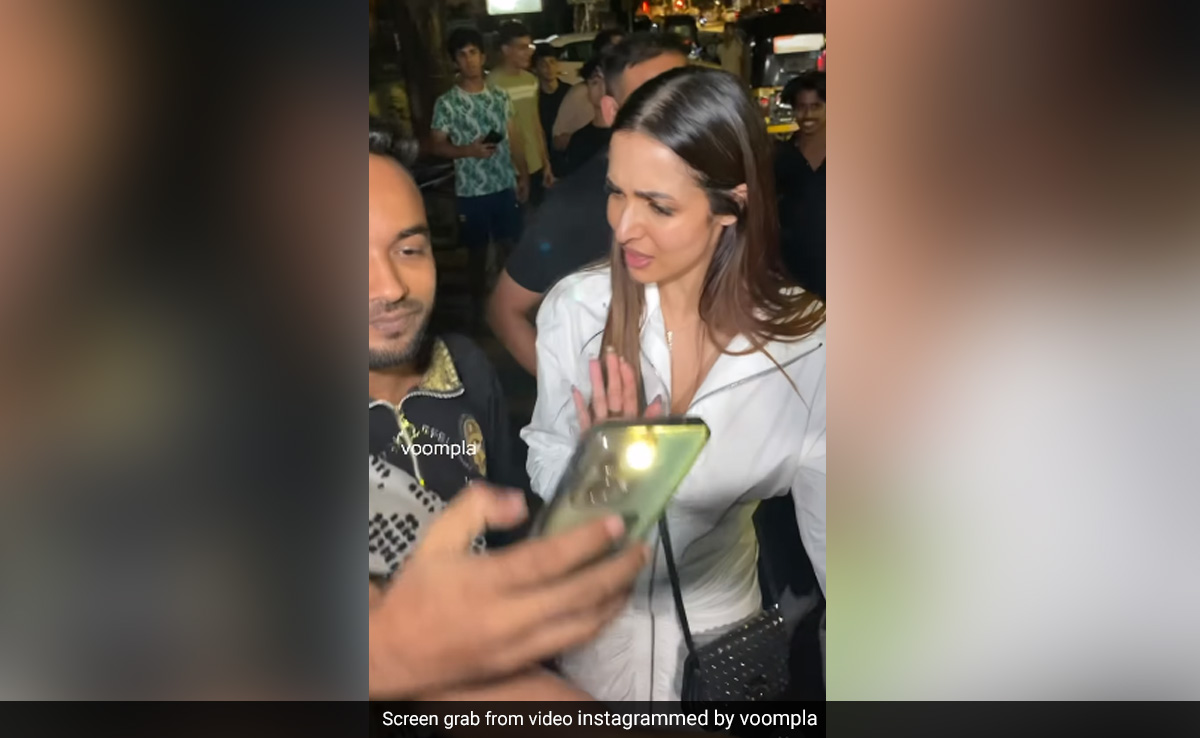 मलाइका अरोड़ा के साथ सेल्फी लेने को बेकाबू हो गया फैन, एक्टेस ने दे डाली यह वॉर्निंग