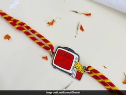 सोशल मीडिया पर वायरल हुई 'नेटफ्लिक्स एंड चिल' मैसेज वाली राखी, तस्वीर देखते ही लोगों ने पकड़ ली बड़ी गलती सोशल मीडिया पर वायरल हुई 'नेटफ्लिक्स एंड चिल' मैसेज वाली राखी, तस्वीर देखते ही लोगों ने पकड़ ली बड़ी गलती