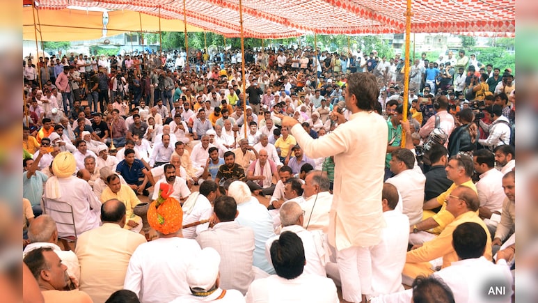 कन्यादान में सोना नहीं बल्कि रिवॉल्वर या तलवार...बेटी की सुरक्षा पर बागपत की पंचायत का अनोखा फरमान