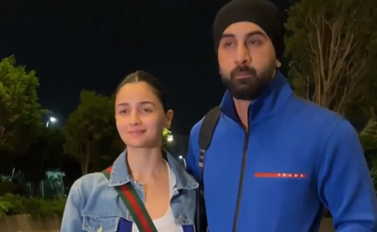 Alia Bhatt And Ranbir Kapoor Twinning And Winning In Blue In New Airport Pics