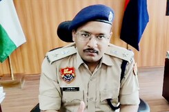 हिंसा की घटनाओं के बीच नूंह के एसपी वरुण सिंगला का तबादला हिंसा की घटनाओं के बीच नूंह के एसपी वरुण सिंगला का तबादला