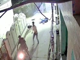 यूपी : बेटी को कंधे पर बिठाकर ले जा रहे व्यक्ति को मारी गई गोली, पुलिस ने बताई हमले की वजह यूपी : बेटी को कंधे पर बिठाकर ले जा रहे व्यक्ति को मारी गई गोली, पुलिस ने बताई हमले की वजह