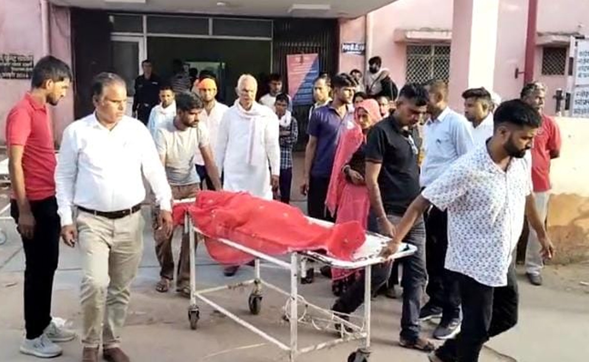 दौसा : घर में फांसी के फंदे पर झूली विवाहिता, बेटे ने हत्या की जताई आशंका