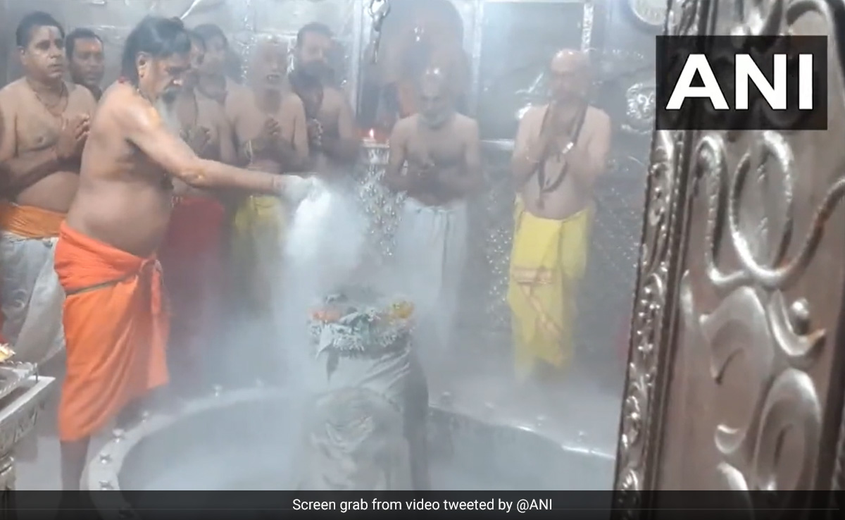 Large Number Of Devotees Gather At Ujjain's Mahakal Temple On Fifth Shravan Somvar