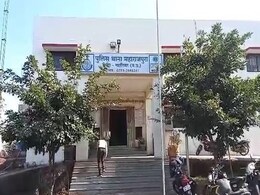 ग्वालियर: बदमाशों ने CRPF जवान के साथ की मारपीट, CCTV फुटेज आया सामने ग्वालियर: बदमाशों ने CRPF जवान के साथ की मारपीट, CCTV फुटेज आया सामने