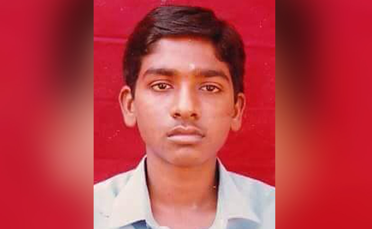 मरे हुए दोस्त के नाम पर रखा बेटे का नाम, कभी बना कैशियर तो कभी सेल्समैन...आज बड़े-बड़े इस लड़के को ठोकते हैं सलाम, पहचाना क्या?