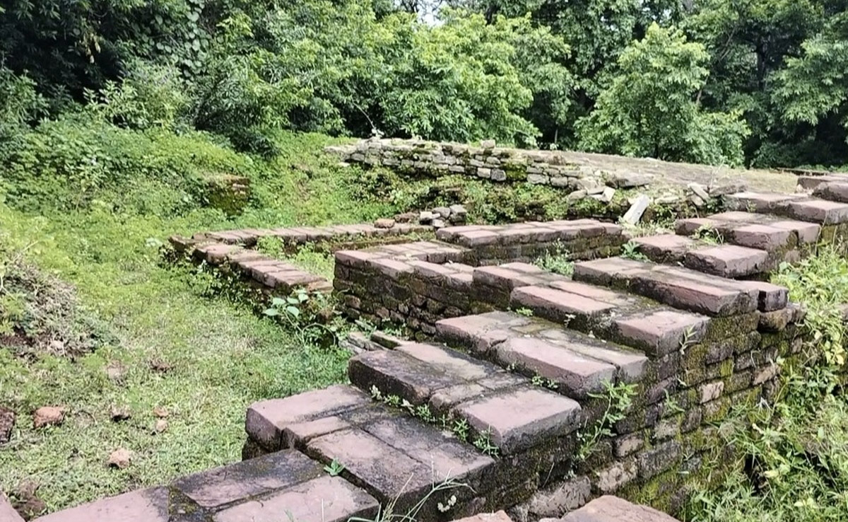 खतरे में ऐतिहासिक धरोहर प्राचीन गढ़, संरक्षित स्मारक के बावजूद असमाजिक तत्वों का बना डेरा