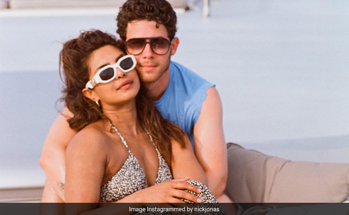 "Dear Anil Sir": Priyanka Chopra, Nick Jonas Send <i>Gadar 2</i> Director Flowers And A Letter